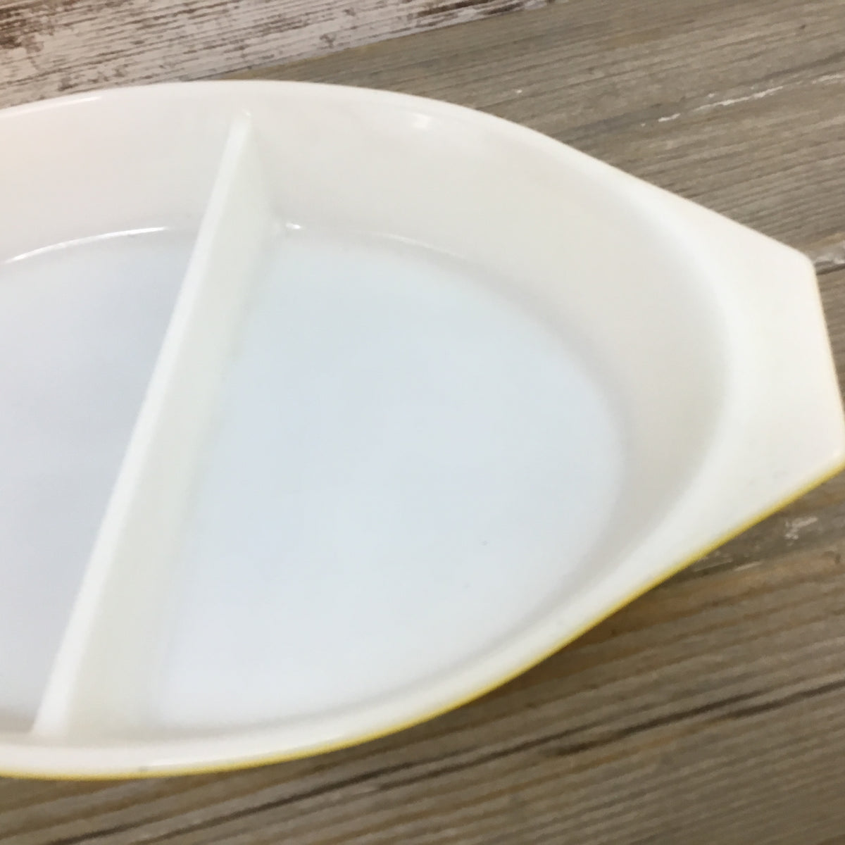 Vintage Pyrex Yellow Star 1 1/2 Qt Divided Casserole Dish – The