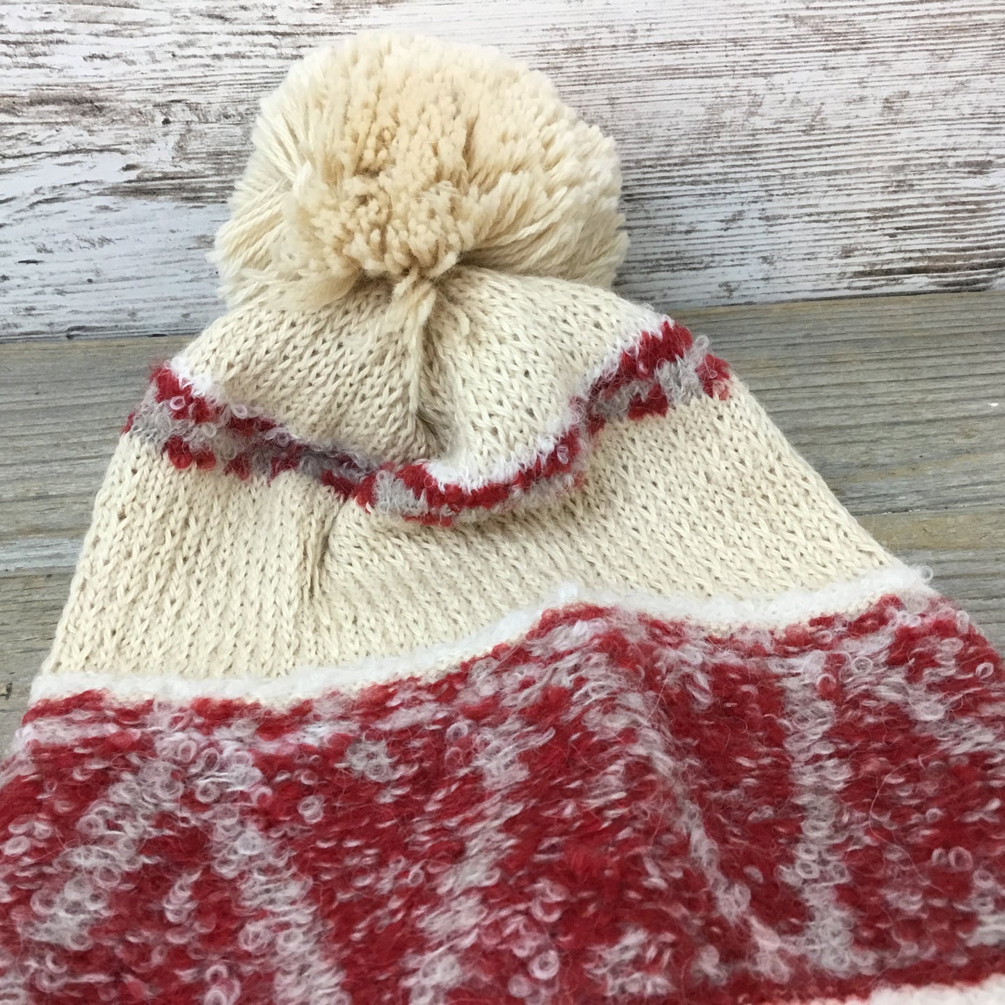 Shipibo Alpaca Boucle Hat & Glove Set – Handmade Peruvian Winter Warmth