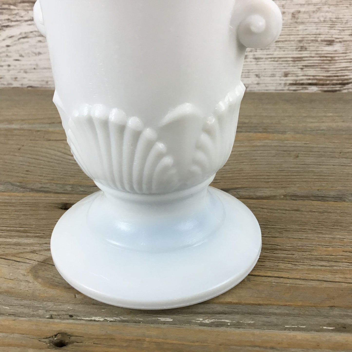 Vintage Anchor Hocking Fire King Vitrock White Milk Glass Vase Shell Handles