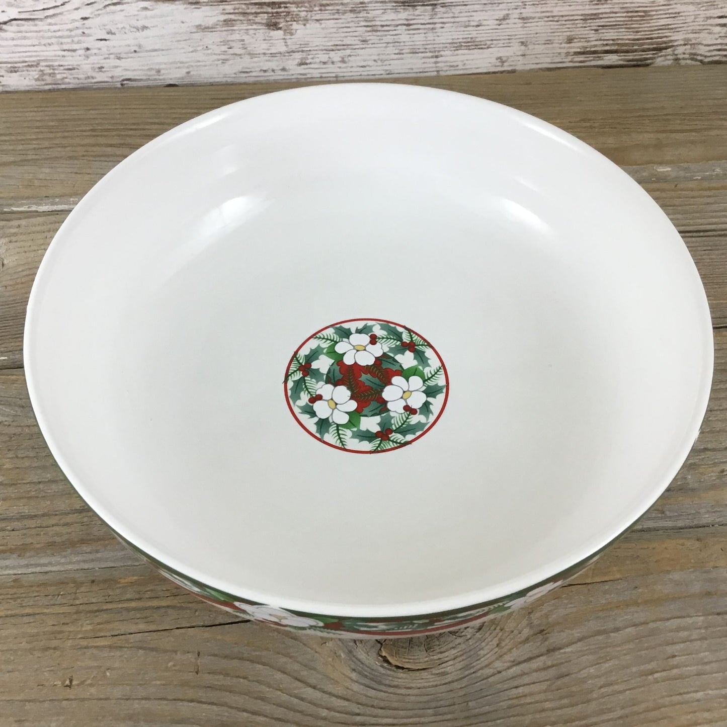 Pfaltzgraff Yuletide Round Vegetable Bowl 8 3/4" X 2 1/4"