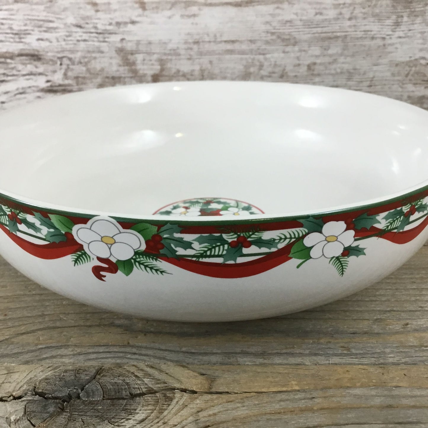 Pfaltzgraff Yuletide Round Vegetable Bowl 8 3/4" X 2 1/4"