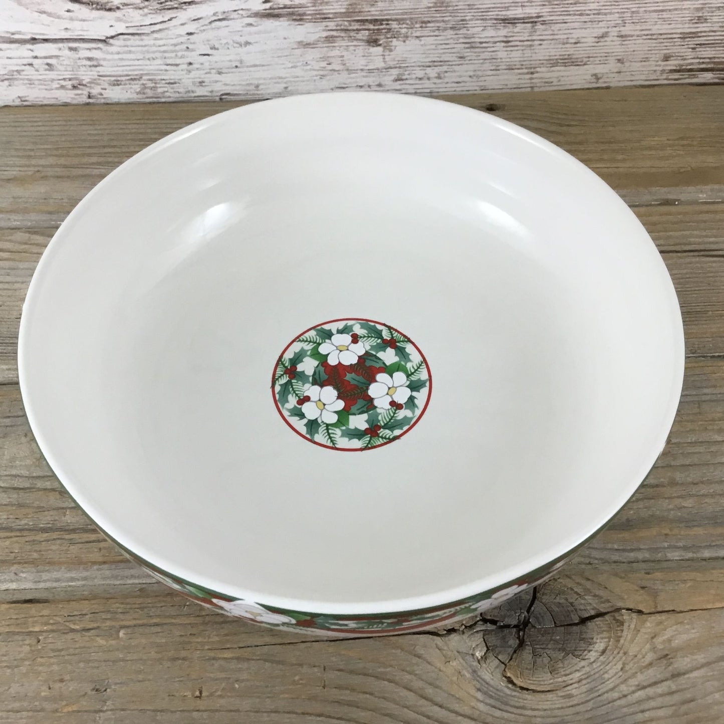 Pfaltzgraff Yuletide Round Vegetable Bowl 8 3/4" X 2 1/4"