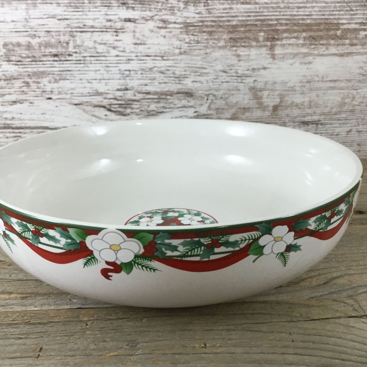 Pfaltzgraff Yuletide Round Vegetable Bowl 8 3/4" X 2 1/4"