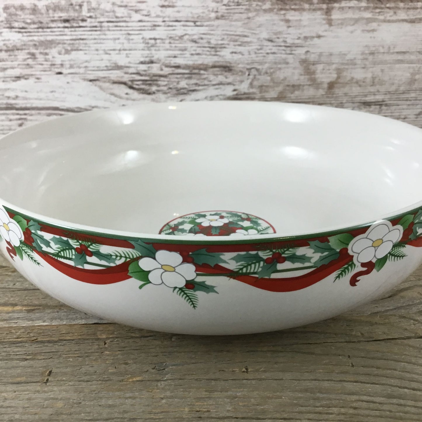 Pfaltzgraff Yuletide Round Vegetable Bowl 8 3/4" X 2 1/4"