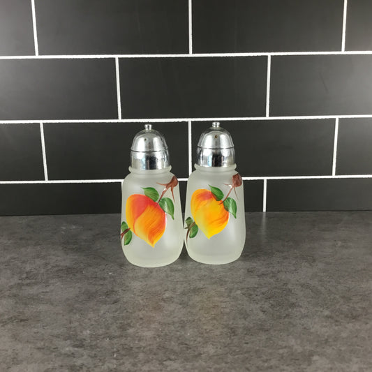 Vintage Hazel Atlas Peaches Gay Fad Frosted Salt & Pepper Shakers Fruit Decor