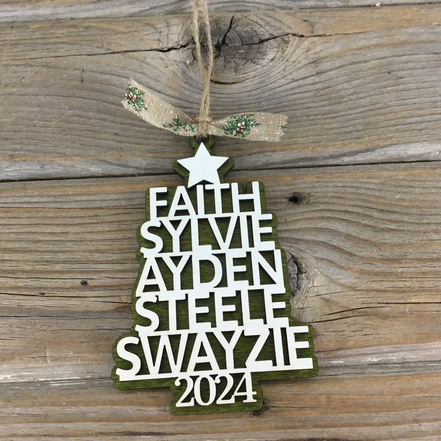 Personalized Family Tree Name Christmas Ornament – Custom Wooden Keepsake