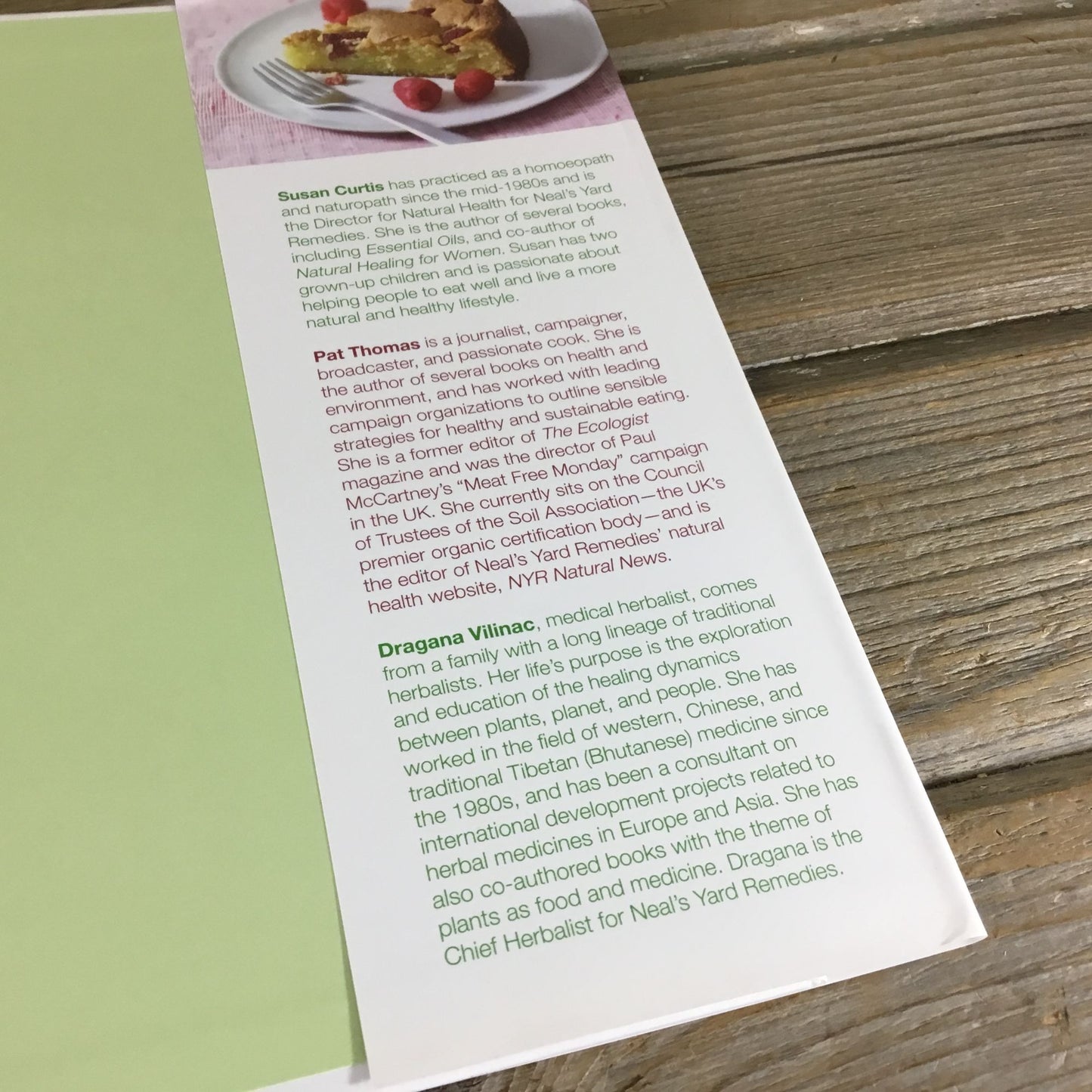 DK "Healing Foods" Hardcover Book On Nutrition & Recipes Health & Wellness Guide