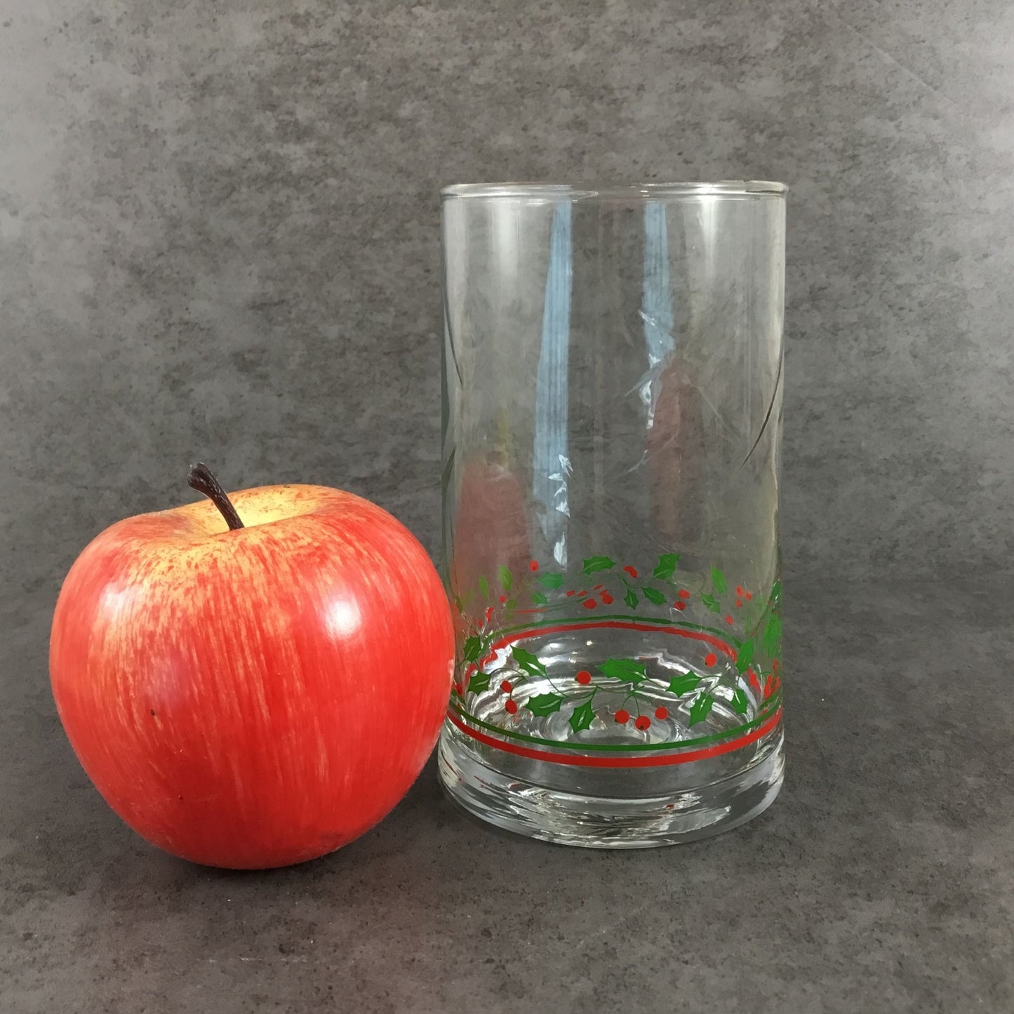 Arbys Christmas Holiday Holly Berry Tumbler Glass 5"