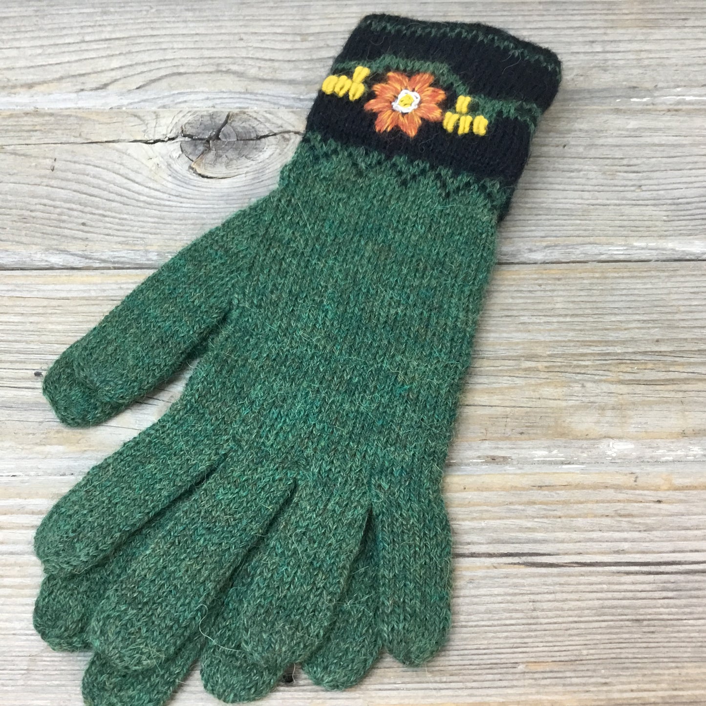 Alpaca Embroidered Leaf Gloves